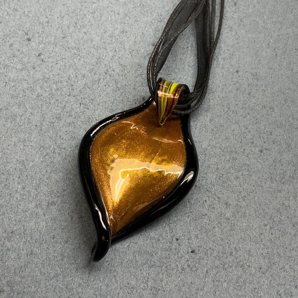 Swirled Glass Pendant Necklace 18 In Black Ribbon Flame Green Copper Glitter - Picture 6 of 6
